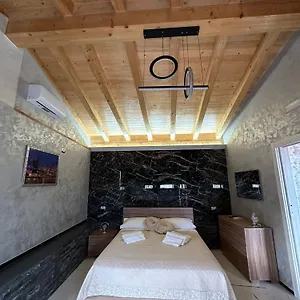 testa-house.taorminaitalyhotels.com/