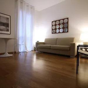 Apartment Brera - Fiori Chiari Charme 